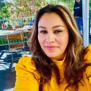 Meet your Posher, Gloria